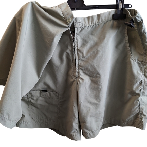 MEC women's skort for golf size XL. Green tan  colour, lightweight material - Picture 6 of 8